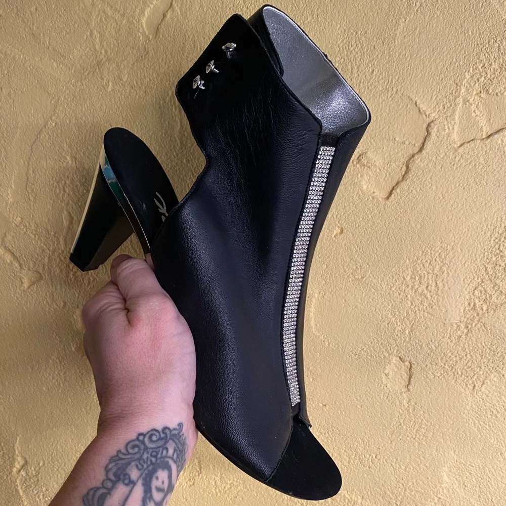 Onex black & silver tux bootie sandals